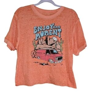 Pretty Rebel size large short sleeve tee shirt "Live in the moment" graphic tee